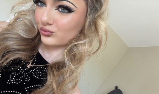 A selfie picture of a young woman